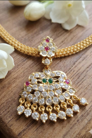 Alternative view of Vintage style panchaloham Neck choker